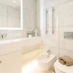 公寓 Duplex 2 Bdr, Parking And Balcony!