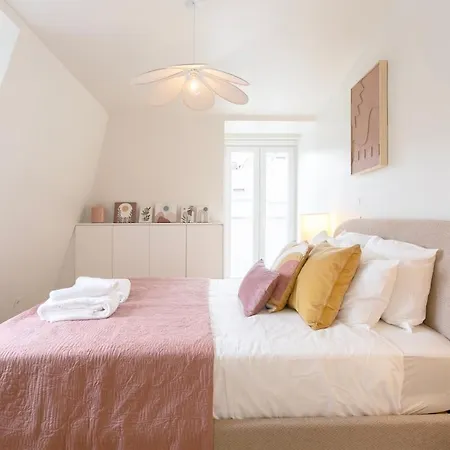 Duplex 2 Bdr, Parking And Balcony! Apartmán *