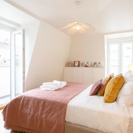 Duplex 2 Bdr, Parking And Balcony! Apartmán