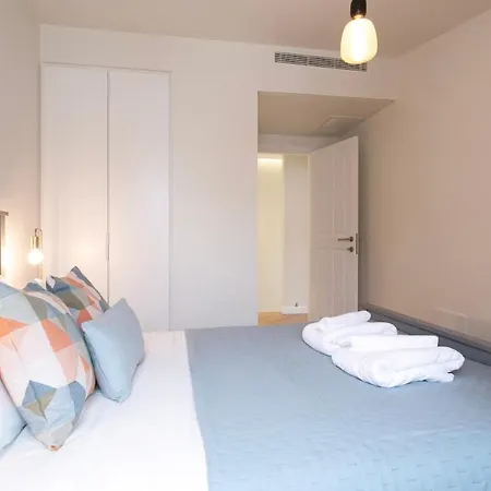 Apartment Duplex 2 Bdr, Parking And Balcony! *