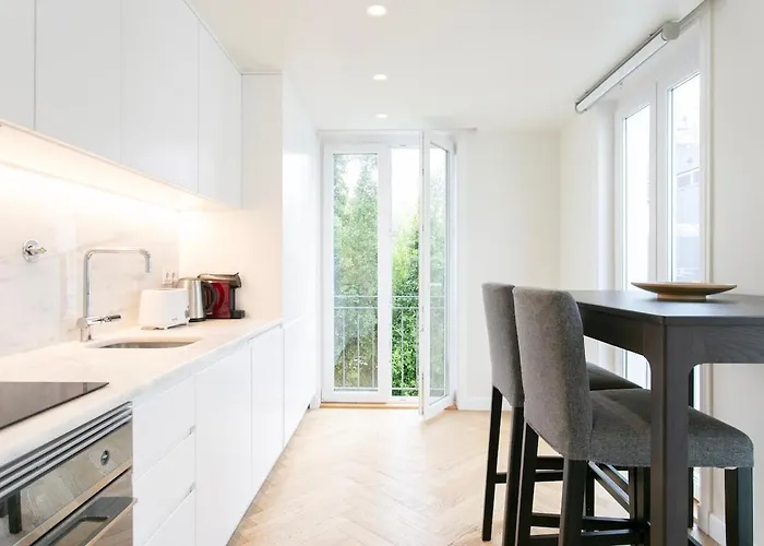 Duplex 2 Bdr, Parking And Balcony! * Lisboa