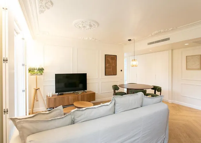 Duplex 2 Bdr, Parking And Balcony! شقة