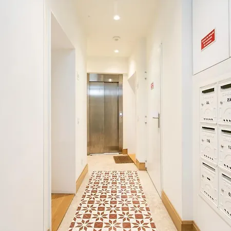 Lejlighed Duplex 2 Bdr, Parking And Balcony! *