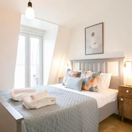 Duplex 2 Bdr, Parking And Balcony! Διαμέρισμα *